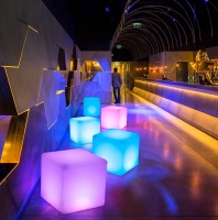 Светильник Куб 80 с питанием от АКБ, RGB